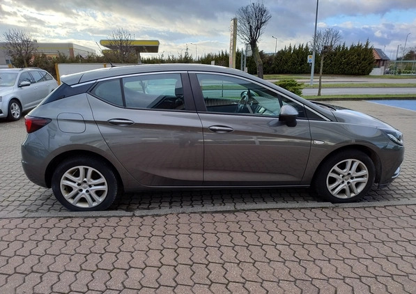 Opel Astra cena 67900 przebieg: 70600, rok produkcji 2019 z Witnica małe 191